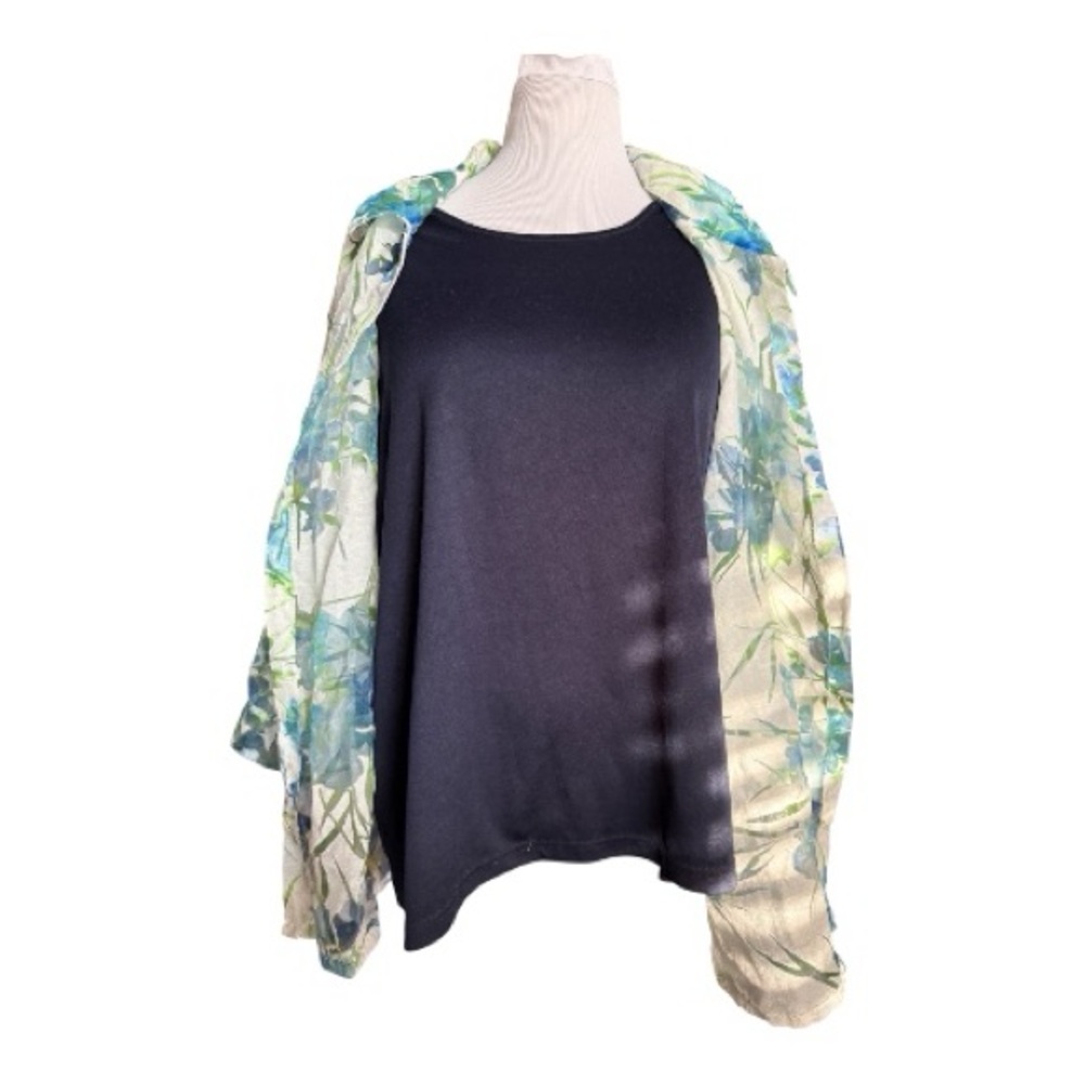 Maggie Barnes Navy and Floral Two Piece Set - Size 4x